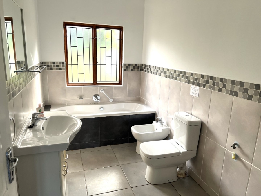 2 Bedroom Property for Sale in Harkerville A H Western Cape